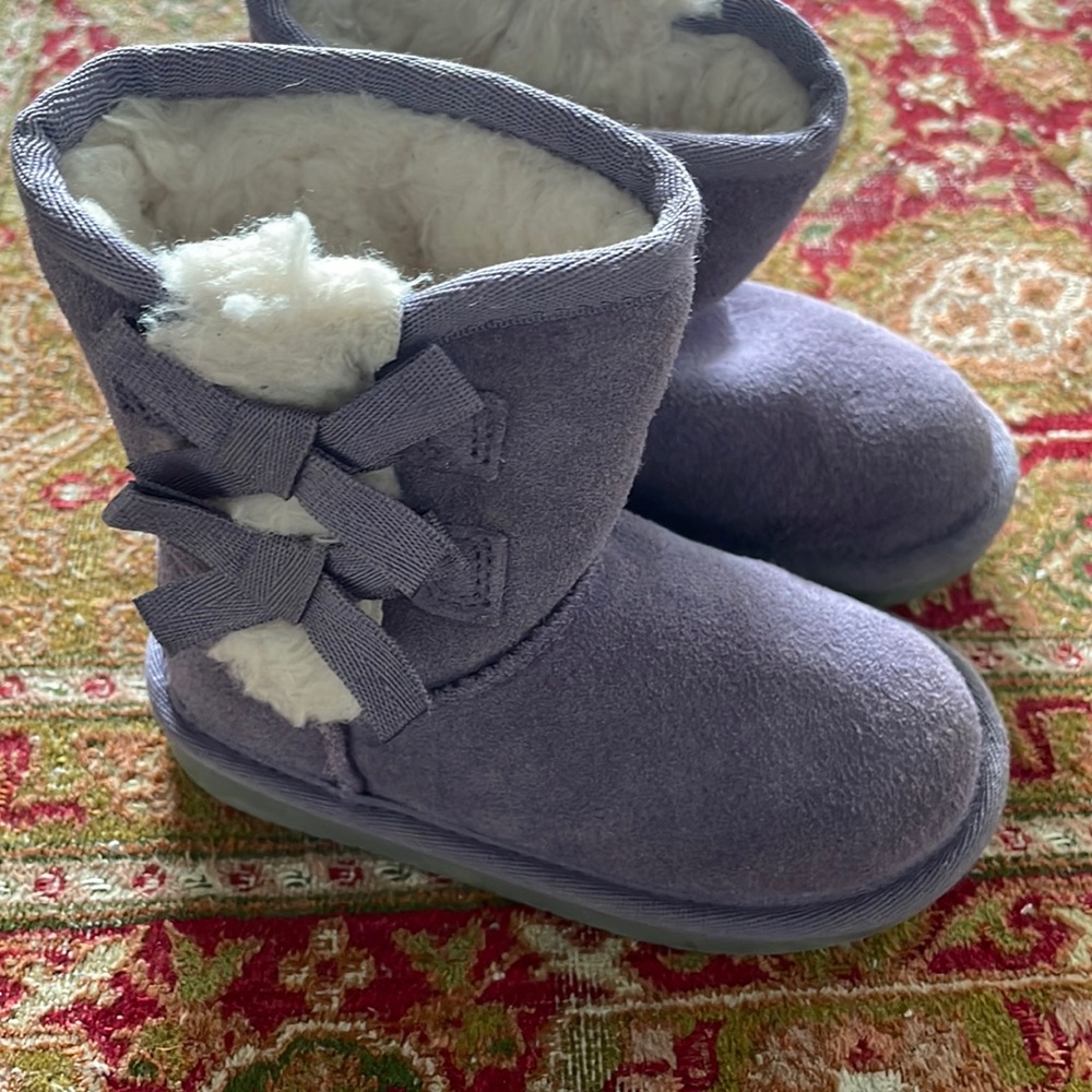 Koolaburra by UGG Girls boots size 8
